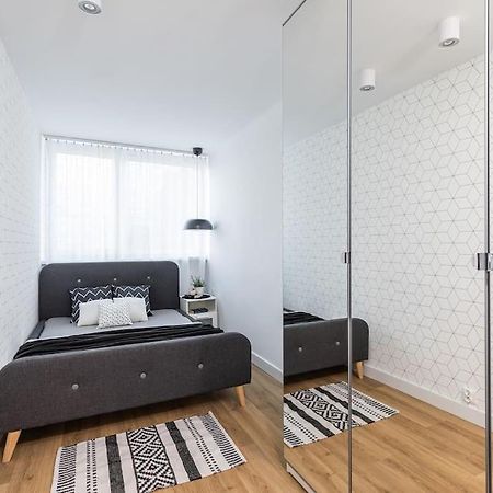 Superapart Jana Pawla Ii, Apt 302 Cozy Urban Retreat, Perfect For Couples วอร์ซอ ภายนอก รูปภาพ