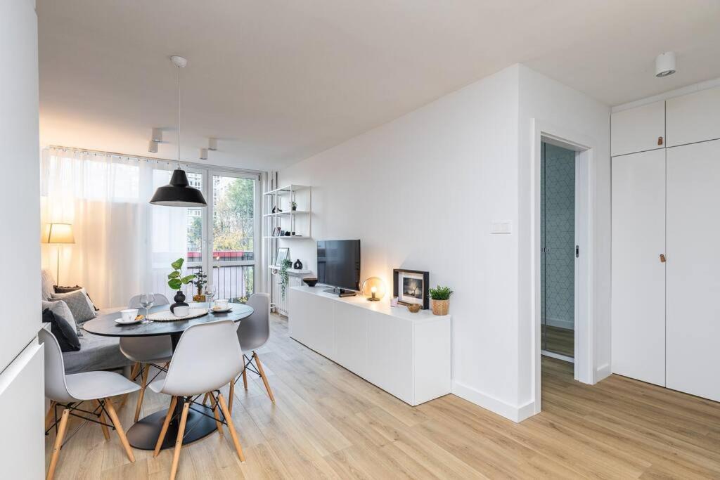Superapart Jana Pawla Ii, Apt 302 Cozy Urban Retreat, Perfect For Couples วอร์ซอ ภายนอก รูปภาพ